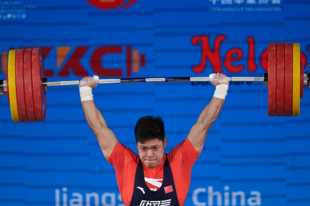 包含重庆斩获胜利，队员表现抢眼的词条