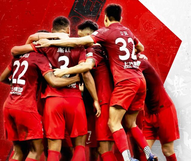 包含紧张角逐赛，球队实力备战全力争胜的词条