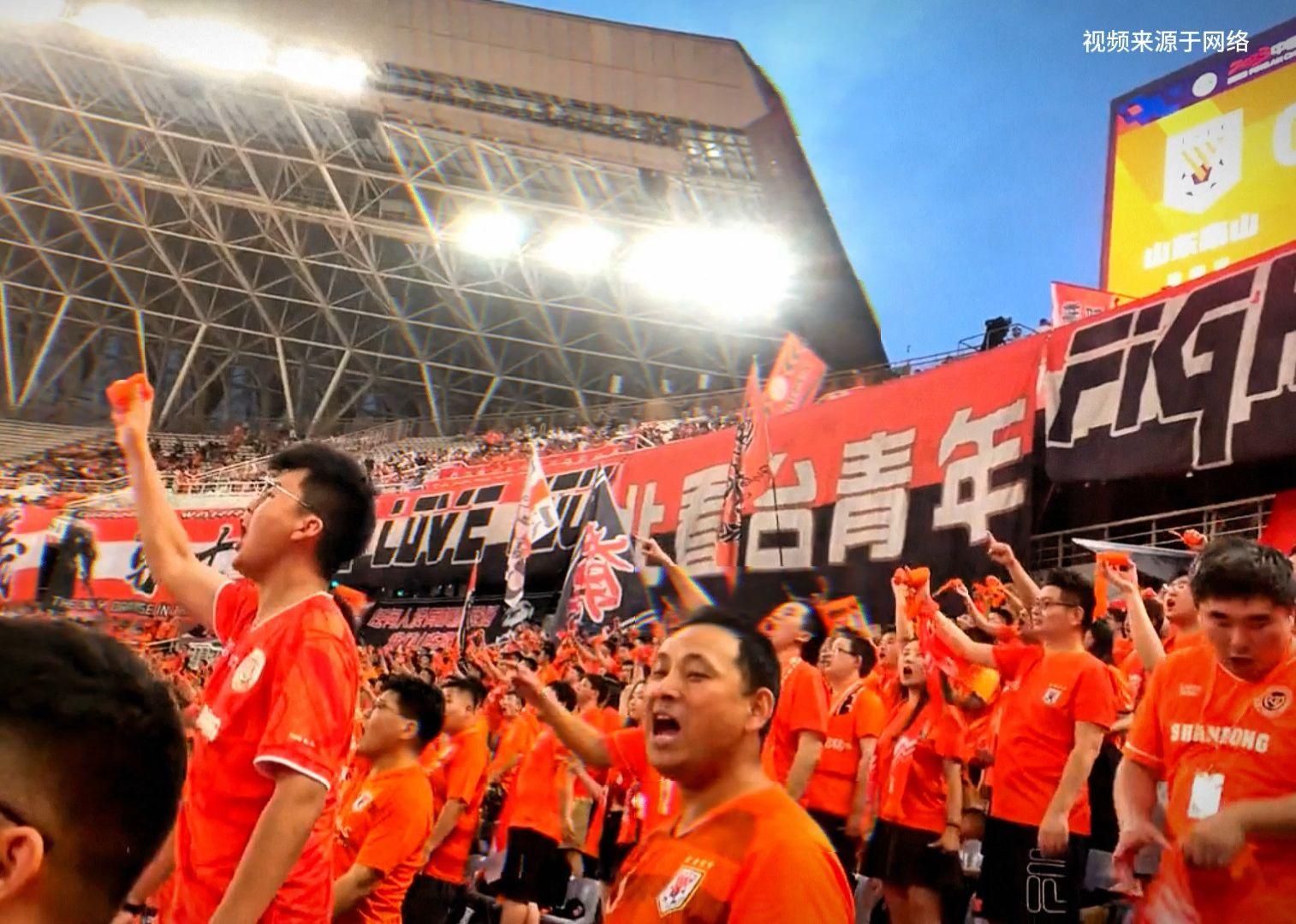 开云体育app-关于中超比赛球迷购买门票现场挤压现象严重的信息