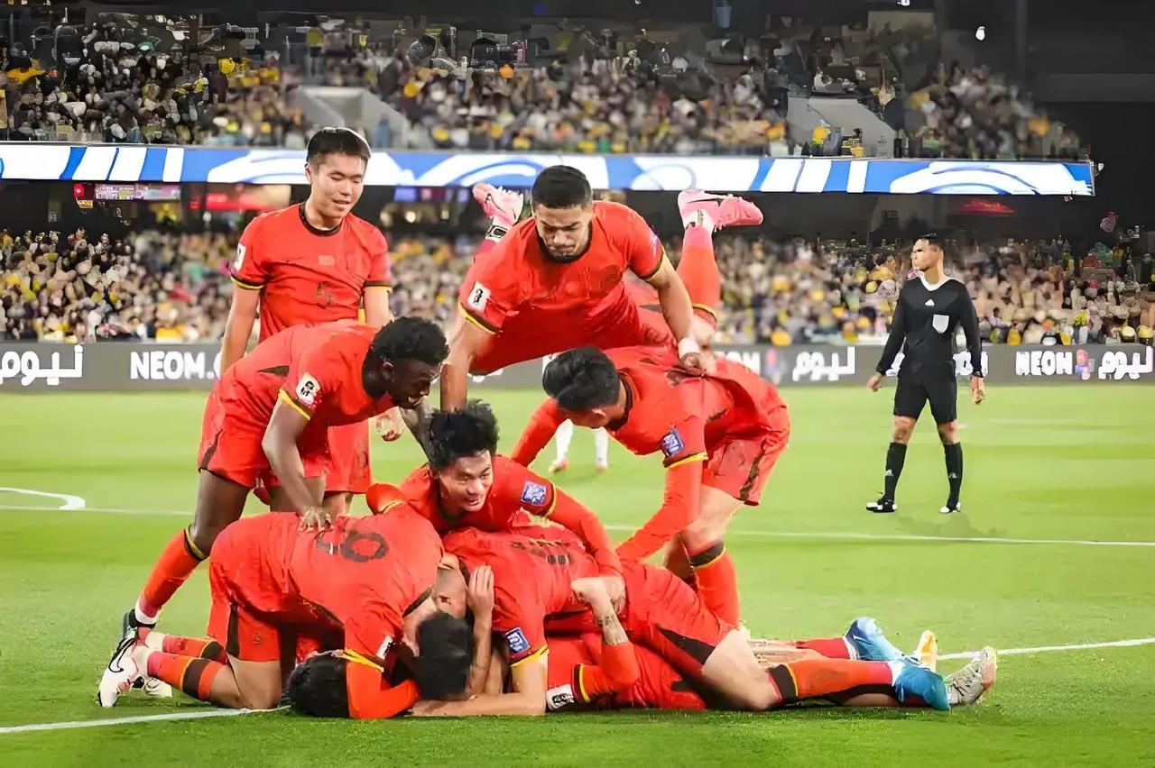 开云体育app下载-卡塔尔队在比赛中展现出顽强的拼搏精神