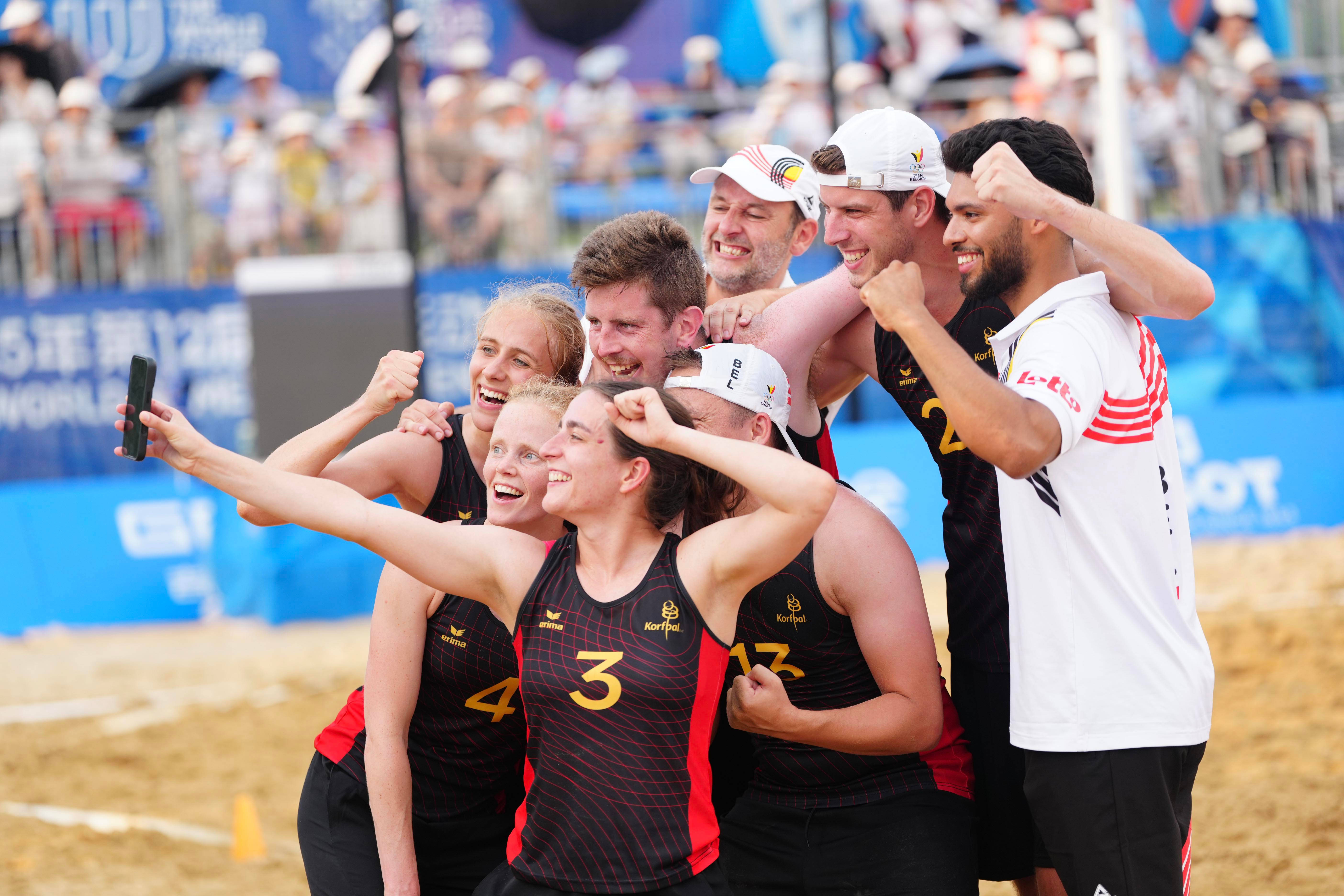 比利时队巧夺胜利，展现出色状态