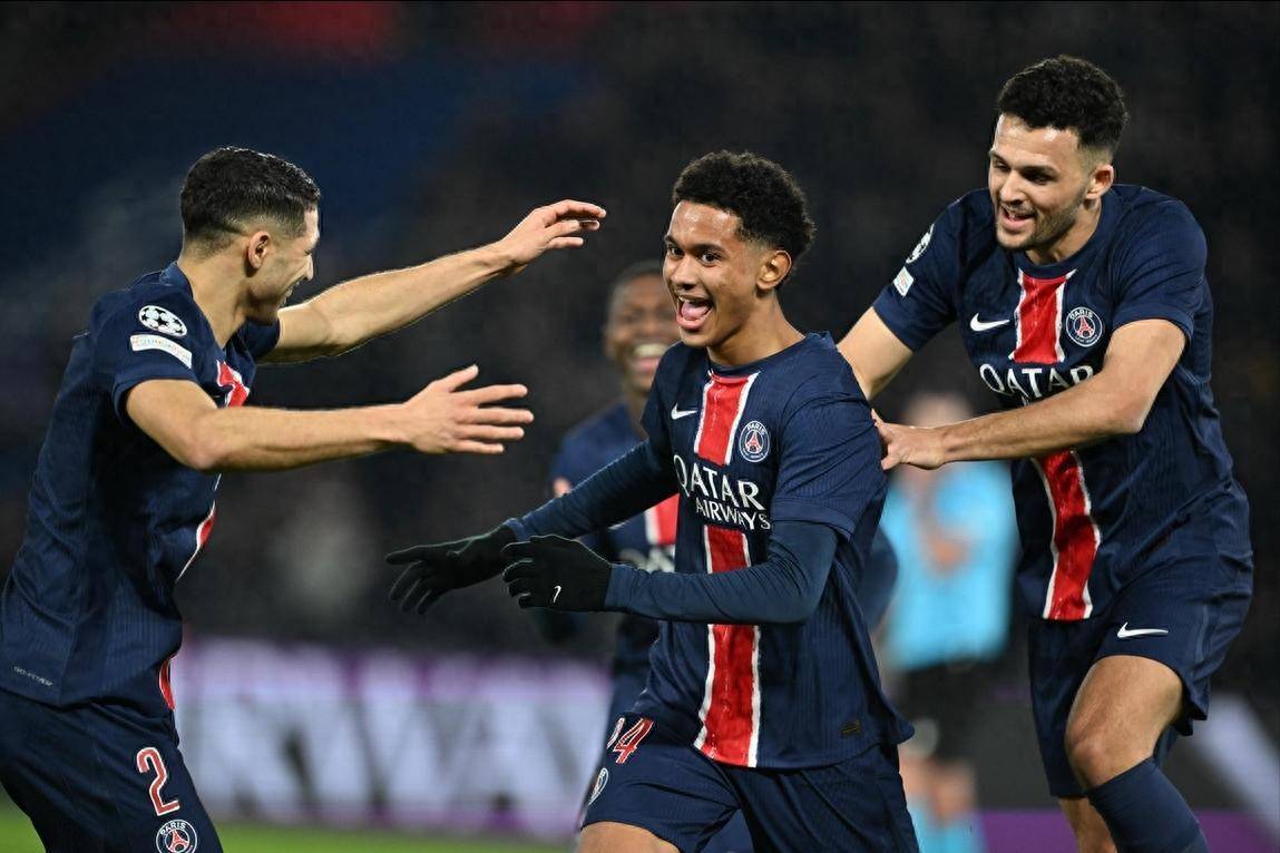 关于巴黎圣日耳曼队连胜不败，力争夺冠的信息