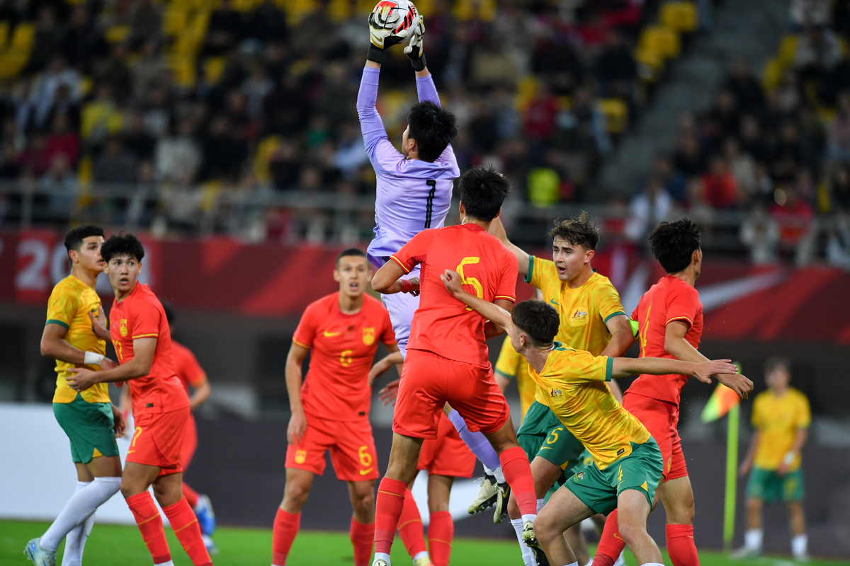 关于热血激战！亚洲足球比赛场上激发热情的信息