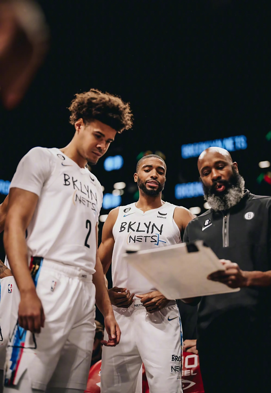 开云体育-雄鹿险胜篮网，扳平东部半决赛总比分