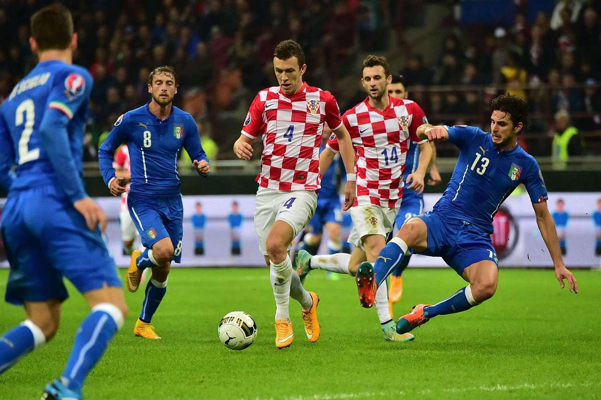 欧洲杯预选赛胜负难测,双方实力对比悬殊 欧洲杯预选赛胜负难测,双方实力对比悬殊