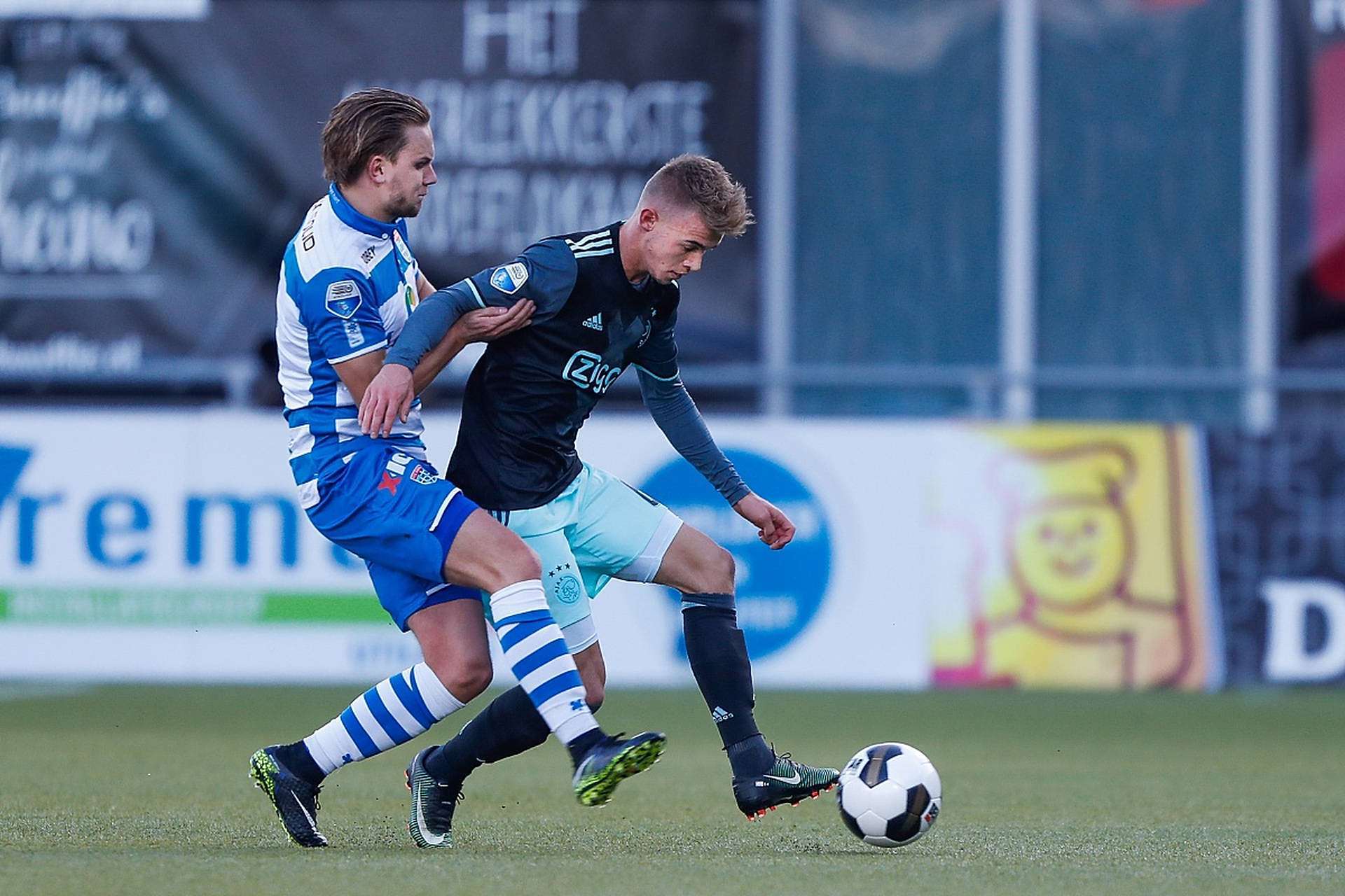 甘冈客场不敌亚眠，法甲保级形势岌岌可危的简单介绍